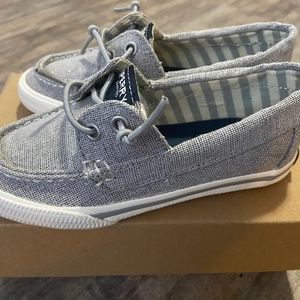 Sperry silver glitter boat shoe-NEW- never worn- size 9 (little girls)